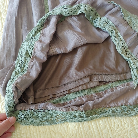 Lace Detail Dress - Picture 5 of 6